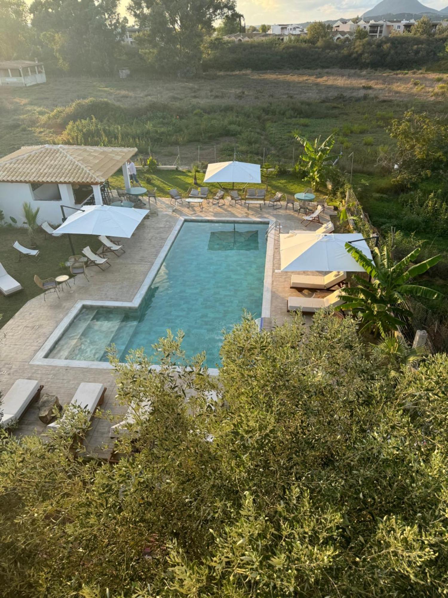 Апарт готель Kapetanios Luxury Айос-Георгіос Екстер'єр фото