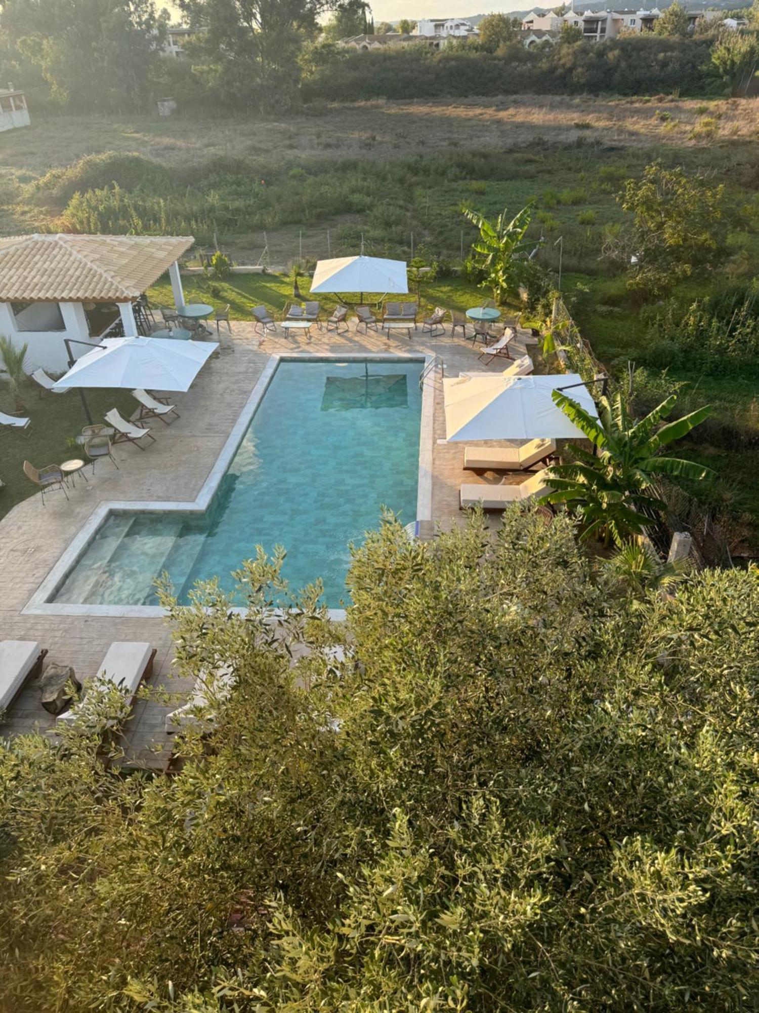 Апарт готель Kapetanios Luxury Айос-Георгіос Екстер'єр фото