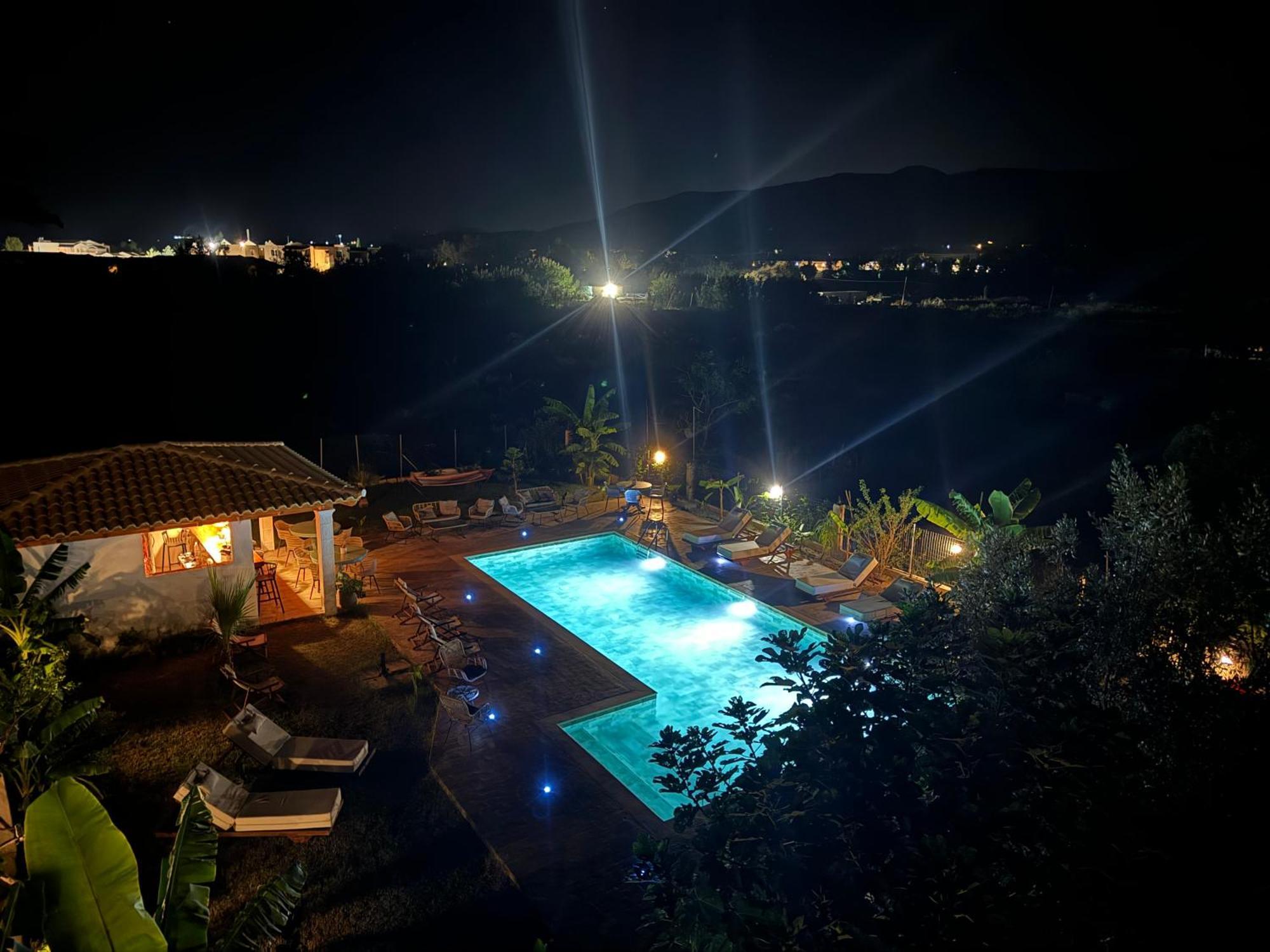 Апарт готель Kapetanios Luxury Айос-Георгіос Екстер'єр фото